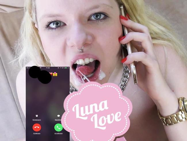 LunaLove  Porno Video: Mami ruft an während ich gefickt werde!!!